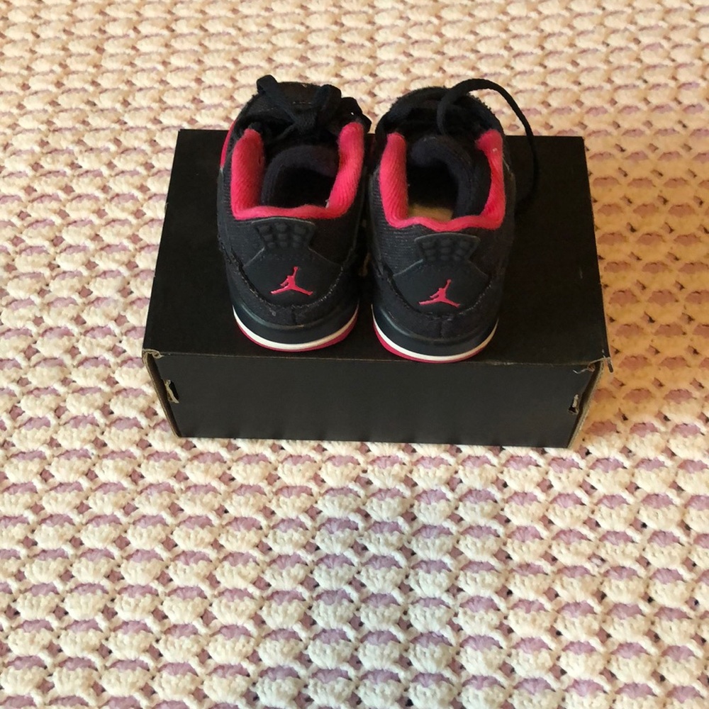 Baby Nike Jordan 4 Retro GT sneakers  size 4c